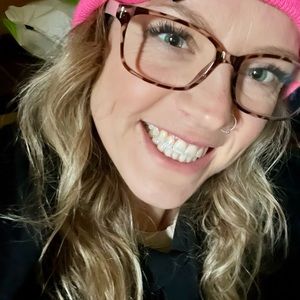 Meet your Posher, Jenna 🌻